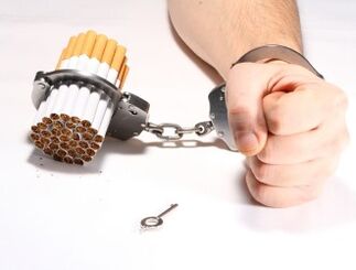 Pušenje je prilično teško prestati zbog jake ovisnosti. 